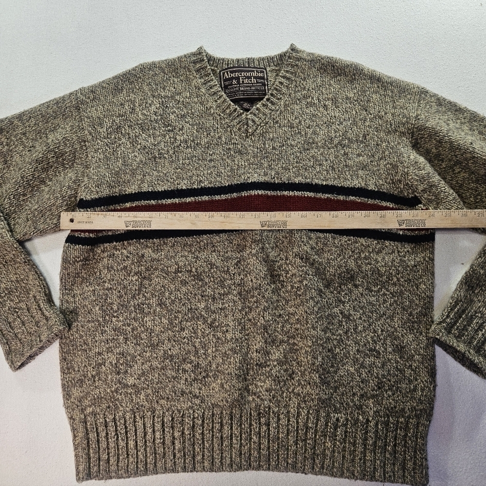 Abercrombie & Fitch XL Shetland Wool V-Neck Sweater - Picture 4 of 7